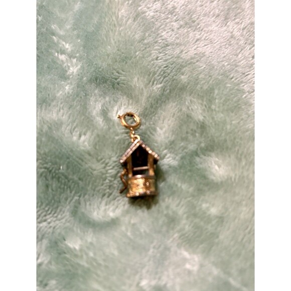 Vintage Monet Gold Tone Moving Wishing Well Charm - Picture 10 of 11
